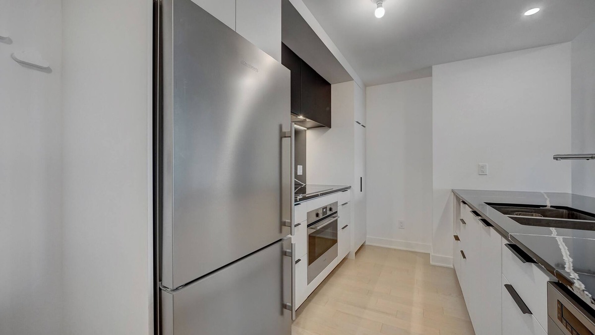 Brossard Condo | Cozy 2-bedroom fully furnished condo available for rent in the heart of Brossard