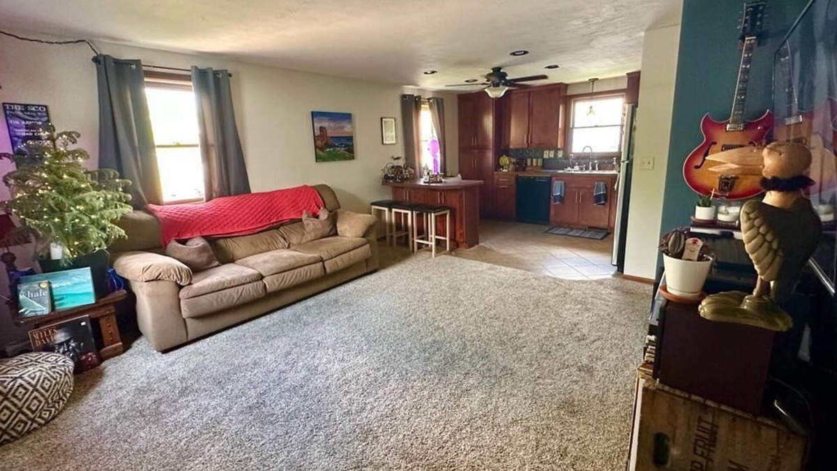 Oberlin House | Cozy 2 bedroom home, pleasant patio and fire-pit 1 block from Downtown Oberlin.