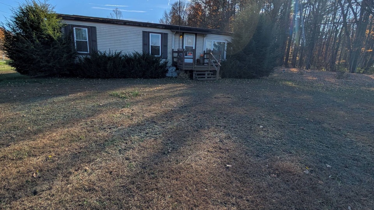 Salem House | Cozy 2-bedroom home Salem NY. close to Saratoga, Lake George NY & Vermont, AC