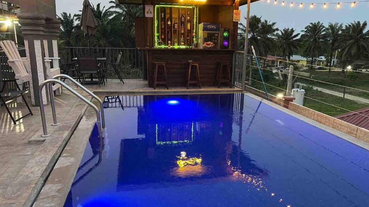 Tela Hotel | Cozy 2-bedroom hotel in amazing Tela with AC, WiFi