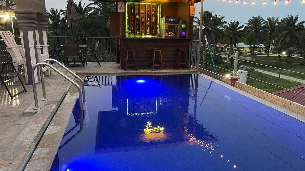 Tela Hotel | Cozy 2-bedroom hotel with AC and WiFi in delightful Tela
