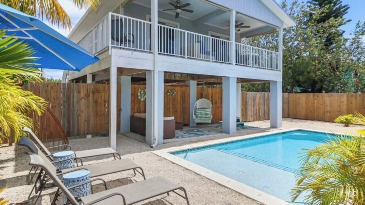 Big Pine Key House | Cozy 2-bedroom house in charming Big Pine Key with canal view and relaxing pool