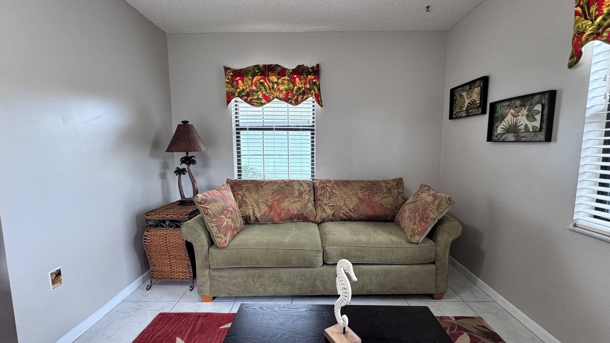 Pebble Beach House | Cozy 2-bedroom house heated pool in marvelous paradise Rotonda West!