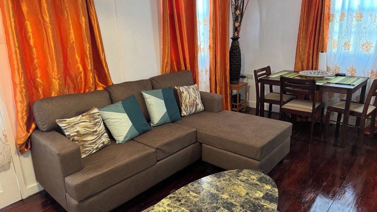 Crochu House | Cozy 2-bedroom house among the trees With WiFi and AC, Close to a Beach