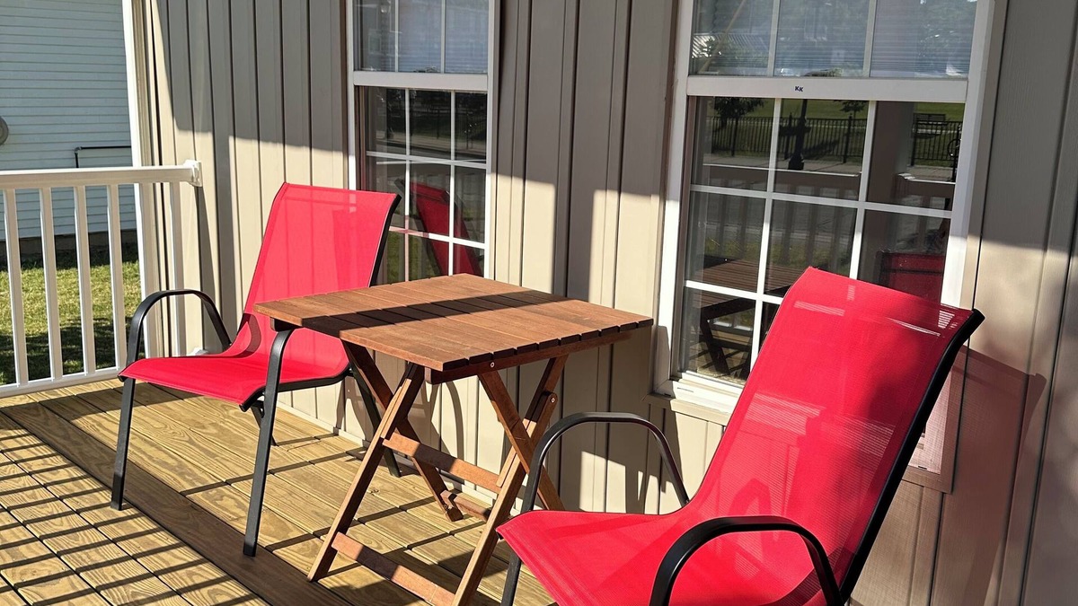 Buchanan House | Cozy 2-bedroom house in fantastic Buchanan with lovely front porch, a/c and WiFi