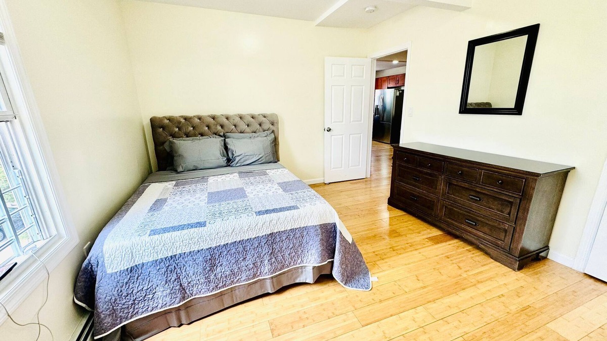 Jamaica Hills Apartment | Cozy 2-bedroom in peaceful Queens with AC