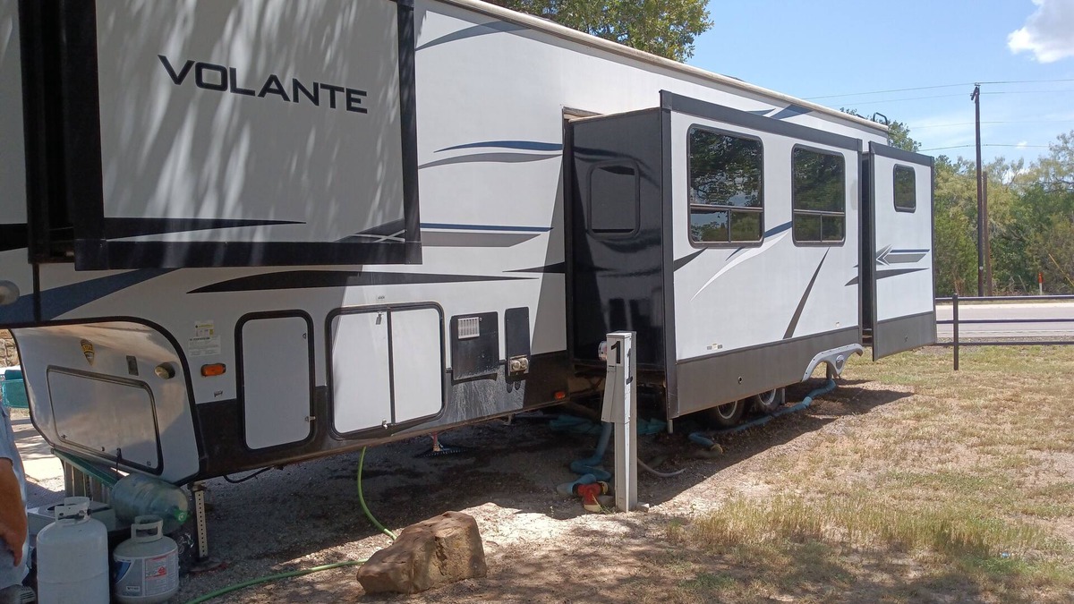 Mineral Wells House | Cozy 2-bedroom mobile home in welcoming Mineral Wells with WiFi, AC