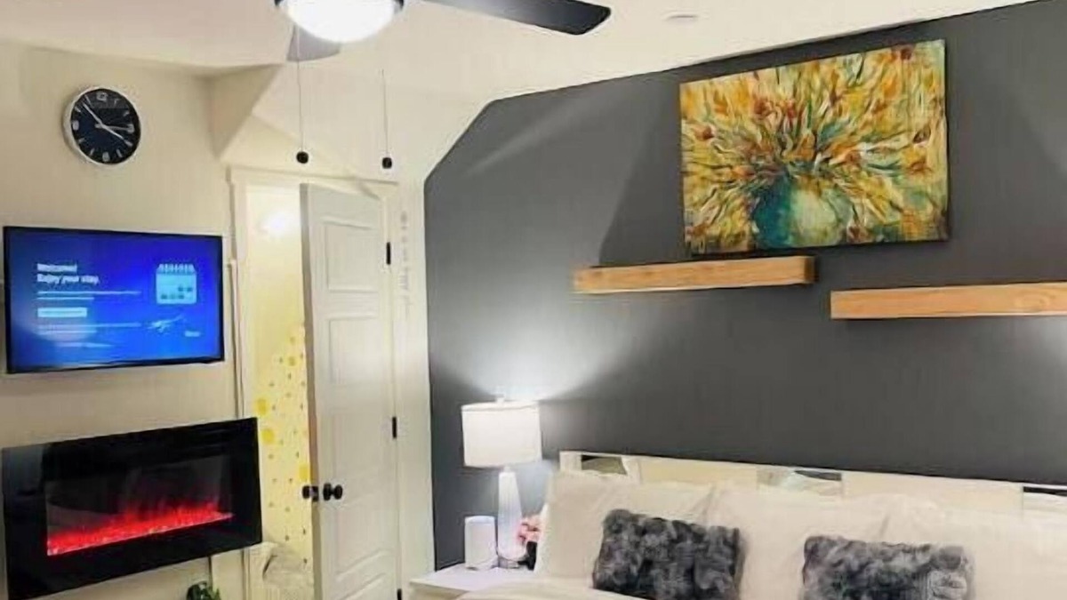 Pumpkin Center Apartment | Cozy 2 bedroom private guest suit