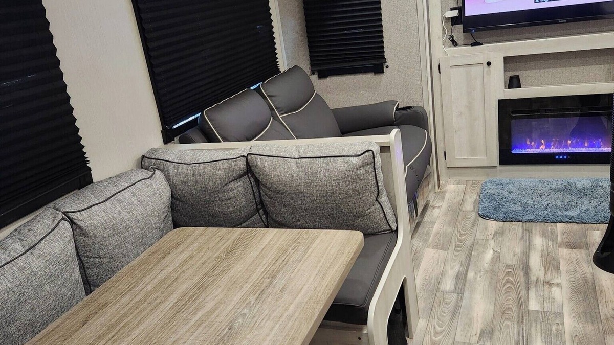 Clear Lake Shores House | Cozy 2-bedroom RV in charming Kemah with WiFi, AC