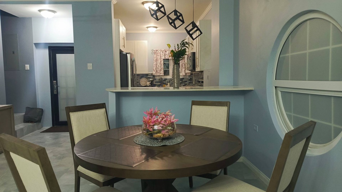 Saint James House | Cozy 2-bedroom townhome in welcoming Port of Spain with WiFi, AC