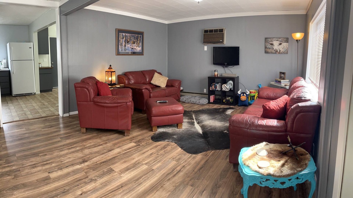 Lakeview House | Cozy 2-Bedroom Townhome--Bring the Kiddos & Furry Friends!