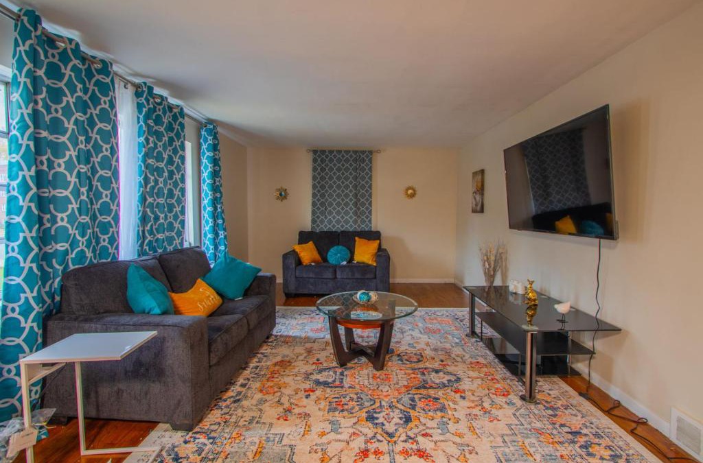 Cleveland Heights Apartment | Cozy 2 Bedroom in Cleveland