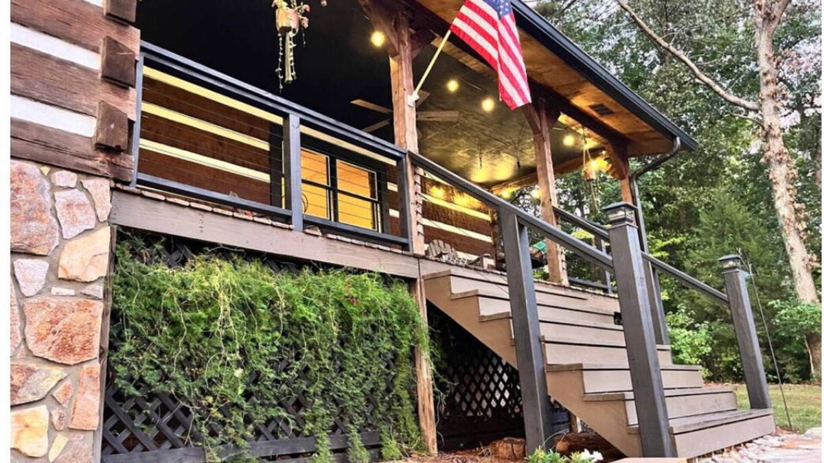 Barium Springs Cabin | Cozy 2-bedroom waterfront cabin in a quiet cove on Lake Norman