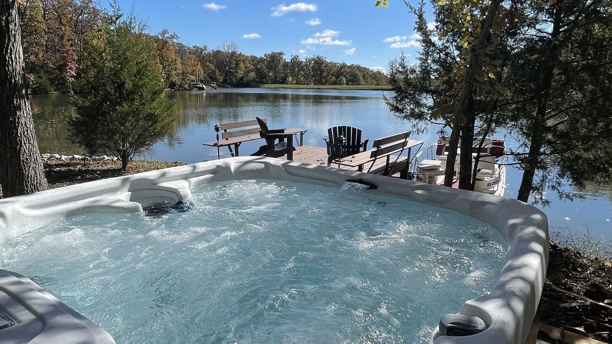 Innsbrook Ski Chalet | Cozy 2 bedroom waterfront chalet with private beach, hot tub at Innsbrook Resort