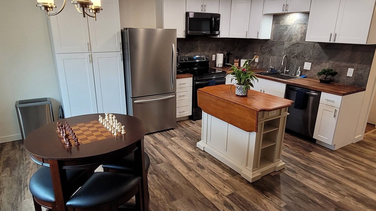 Emmett Apartment | Cozy 2-bedroom with WiFi, covered parking, in peaceful Emmett