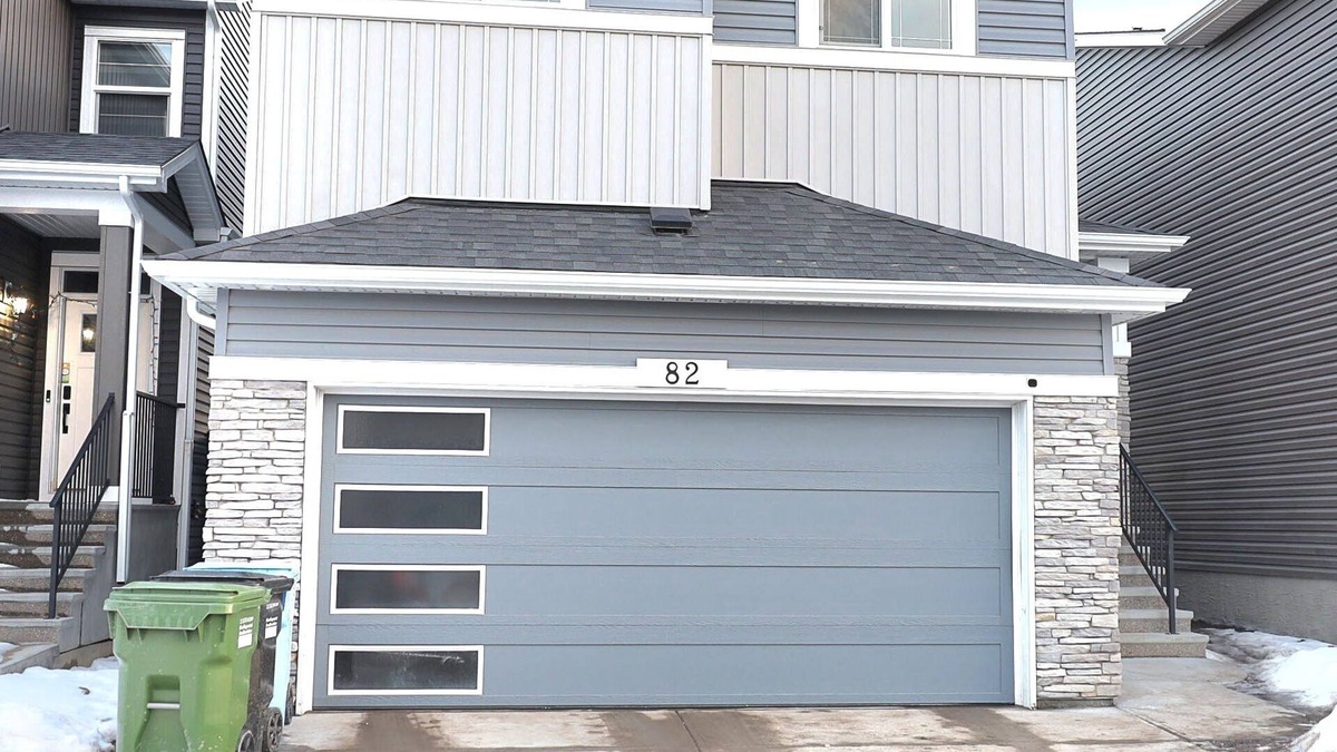 Evanston House | Cozy 2 bedrooms and 1 bath for 4 guests!