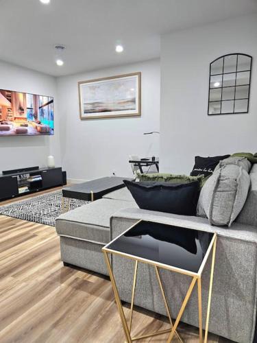 Northwest Calgary Apartment | Cozy 2 bedrooms and 1 bath for 4 guests!