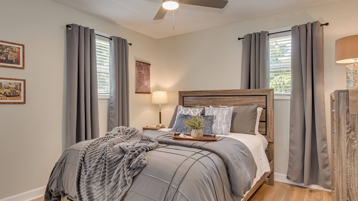 National Hills House | Cozy 2 BR 1BA with Kitchenettes and Private entrance