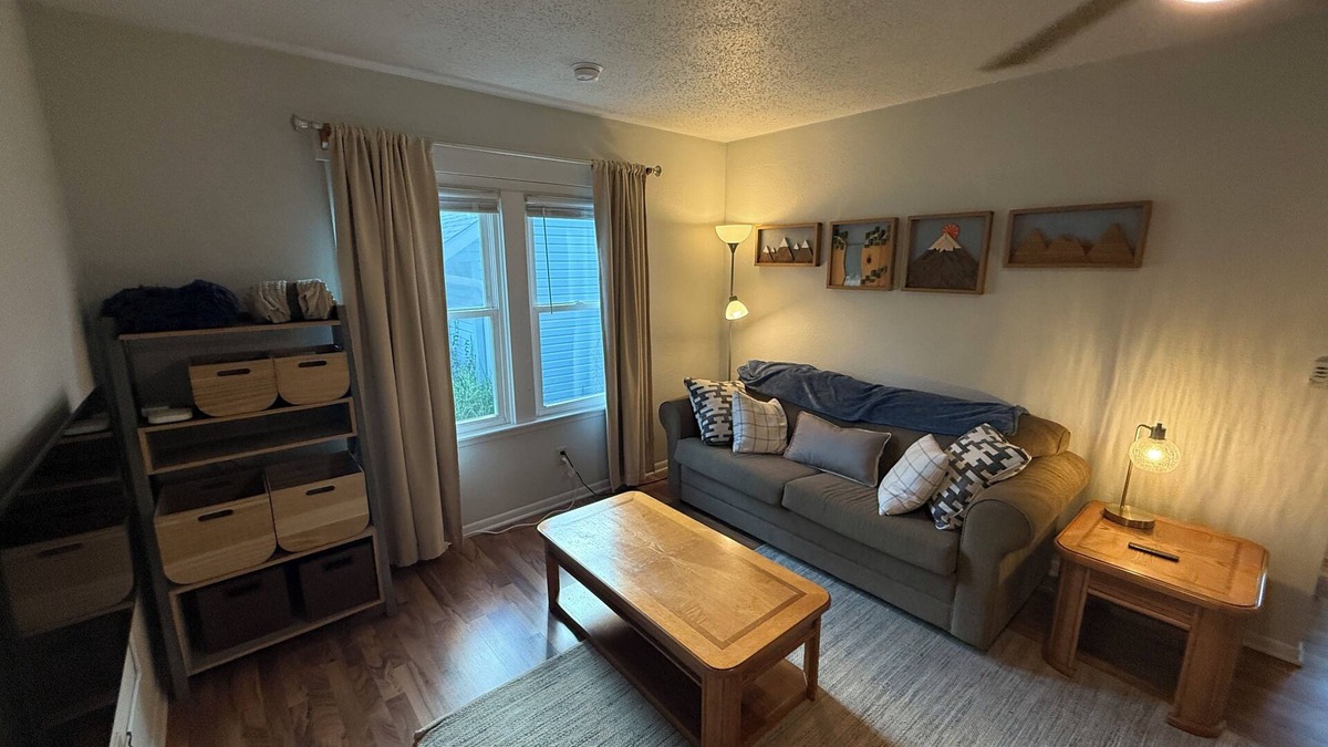 Ames House | Cozy 2-BR/1Bath House Near Hilton, Jack Trice, Iowa State in Central Ames