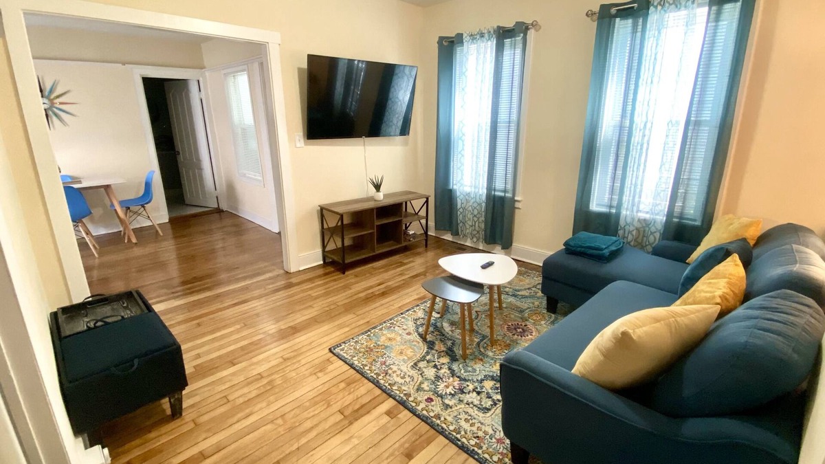 Worcester Apartment | Cozy, 2 BR APt in Worcester Close to Downtown, Palladium, DCU center, Polar Park