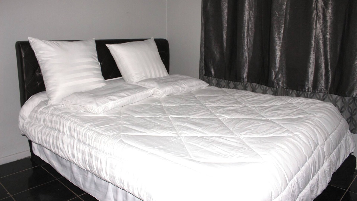 Lusaka Apartment | Cozy 2-BR Flat near Best Malls Restaurants &Stores