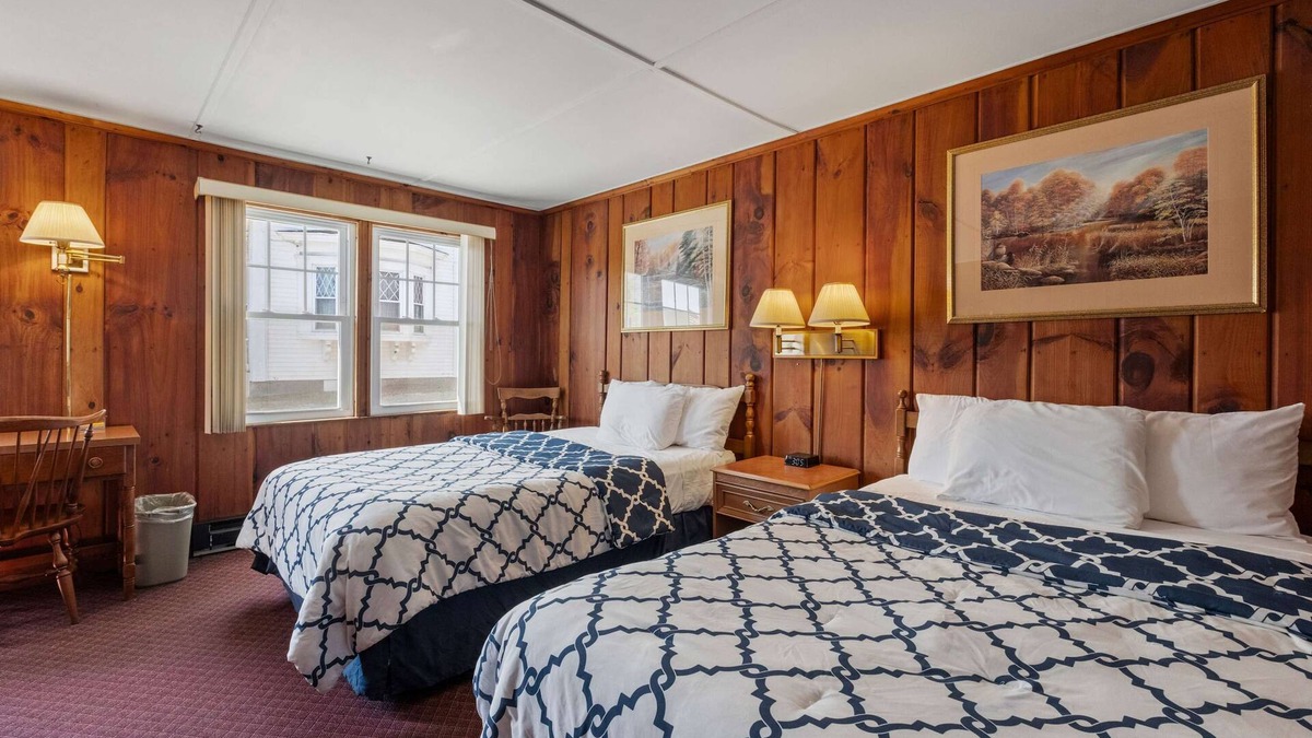 Littleton Hotel | Cozy 2 Double Beds - Heart of Littleton
