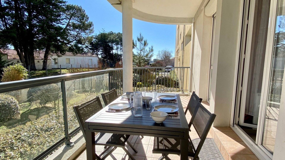 Bretignolles-sur-Mer Apartment | Cozy 2-Person Apt with Balcony, Near Beach and City Center, Free WiFi, 2* Rated