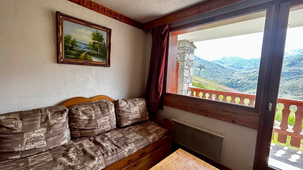 Les Menuires Apartment | Cozy 2-Room Apartment, Sleeps 6, Ski-in/Ski-out, Balcony, Pet-Friendly