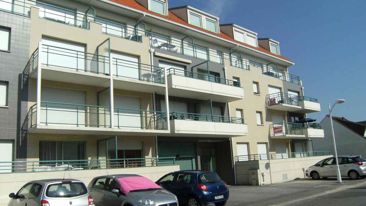 Fort-Mahon-Plage Apartment | Cozy 2-Room Cabin Close to the Beach with Private Parking