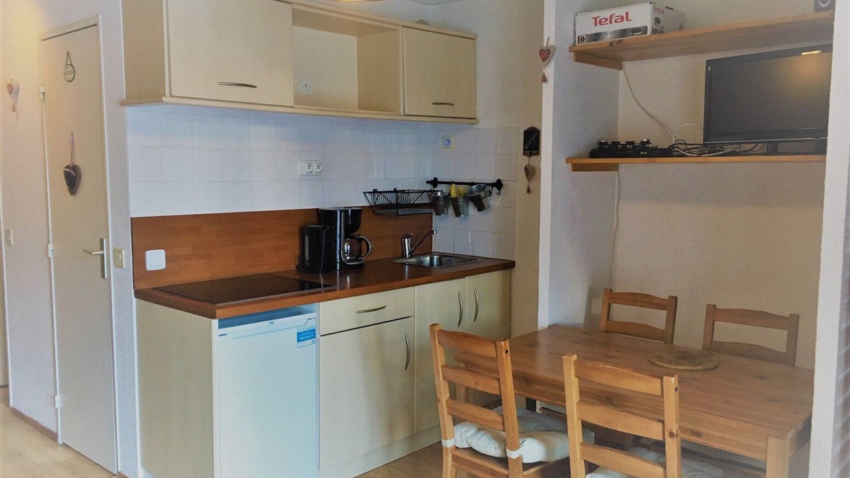 Arc-2000 Apartment | Cozy 2-Room Apartment · Central Location · Balcony · Near Slopes · Arc 2000