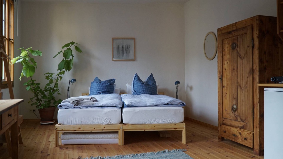 Greiz Apartment | Cozy 20 sqm studio in a historic town house in the city center