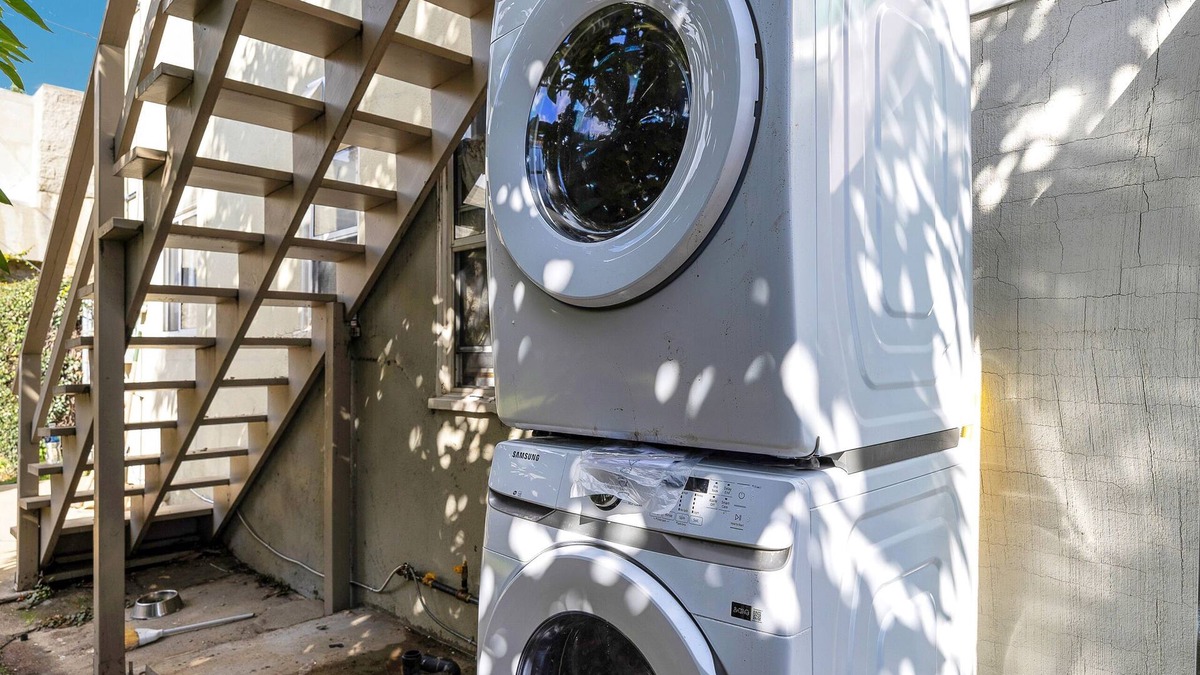 Alhambra House | Cozy 2b1b Downtown retreat with free parking B