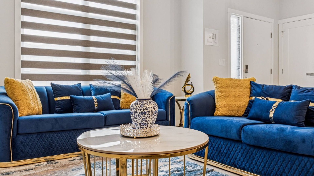 Southwest Calgary House | Cozy 2bed 2bath Townhouse Family & Pet Friendly near downtown