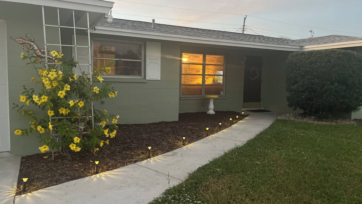 Venice Gardens House | Cozy 2BR/2BA Venice Getaway – Sleeps 6nnModern beach house close to beaches