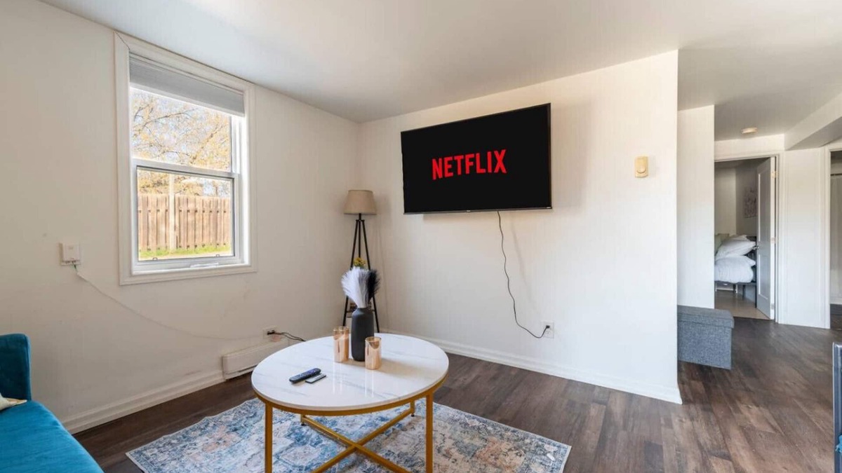 Sudbury Apartment | Cozy 2BR Apt near Downtown | Free Parking & Wi Fi