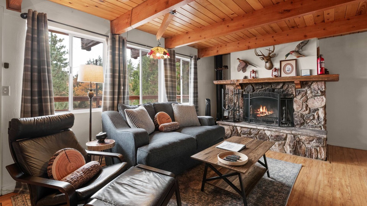 Running Springs Cabin | Cozy 2br Cabin With Panoramic Mountain Views & Hot Tub