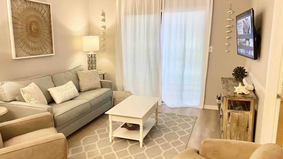 Folly Field Condo | Cozy 2BR, FREE Bikes & Parking, Short Beach Walk