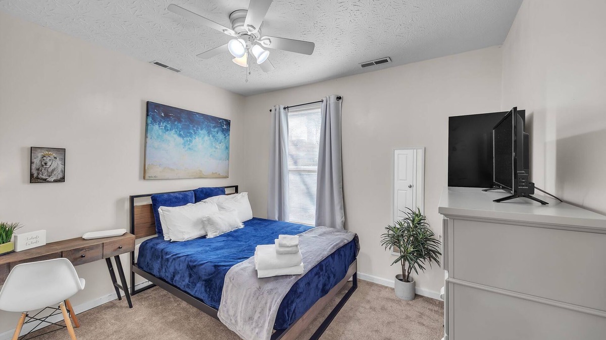Ludlow House | Cozy 2BR Getaway | Near Downtown Cincinnati