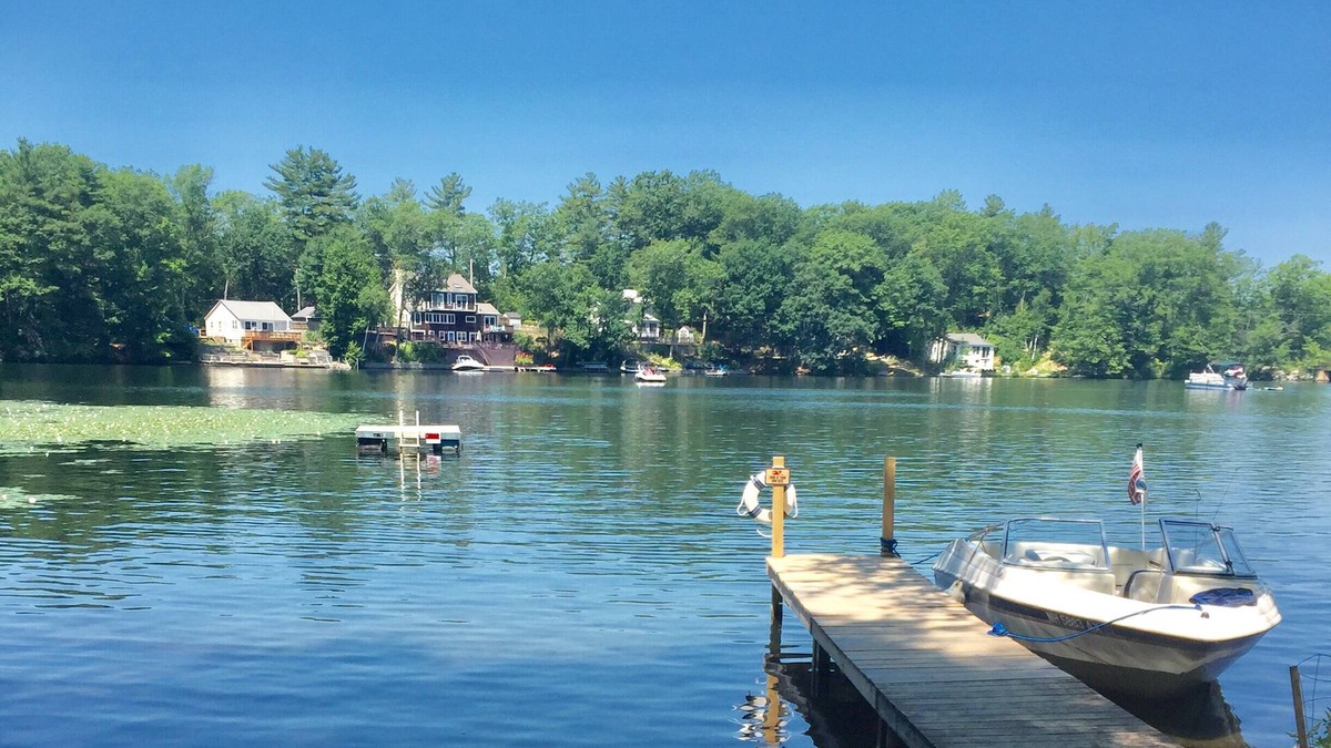 Graniteville House | Cozy, 2BR lake-side retreat and outdoor oasis
