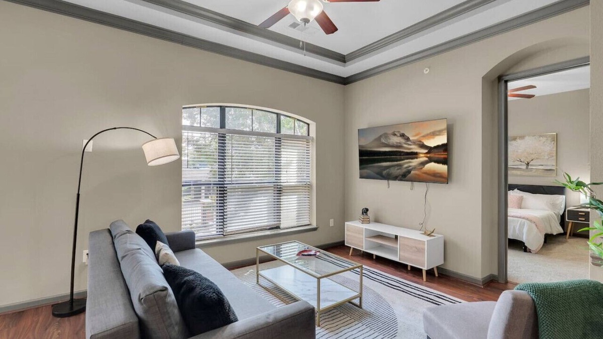 Brady Arts District Apartment | Cozy 2BR- Pool,Gym,Parkng,Near BOK Ctr&Arts Dstrct