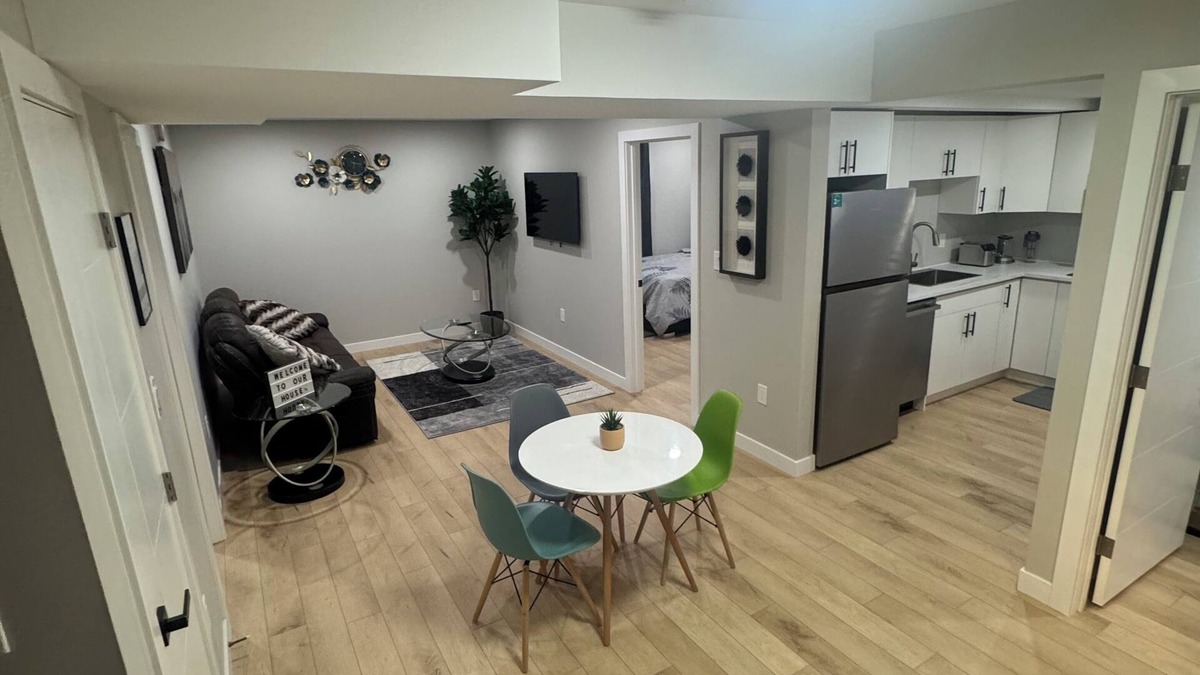 Fort Gary House | Cozy 2BR Suite at Winnipeg South