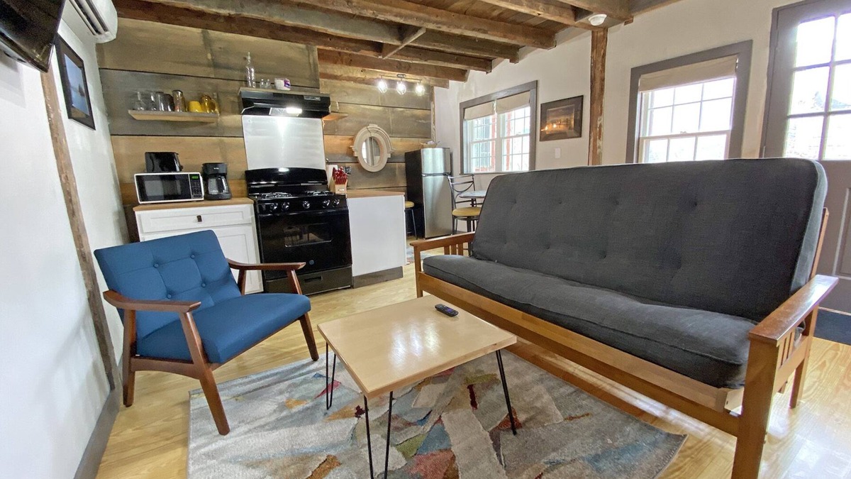 Belfast Apartment | Cozy 2BR with Rustic Decor Near Downtown