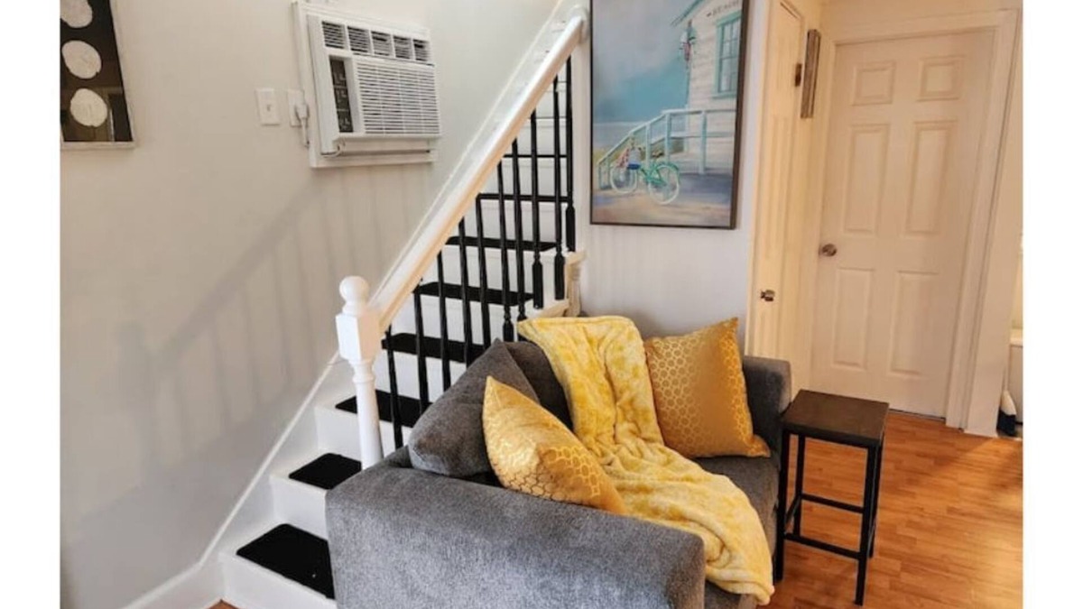 Amston Cottage | Cozy 3 bd Cottage w/ access to private lake