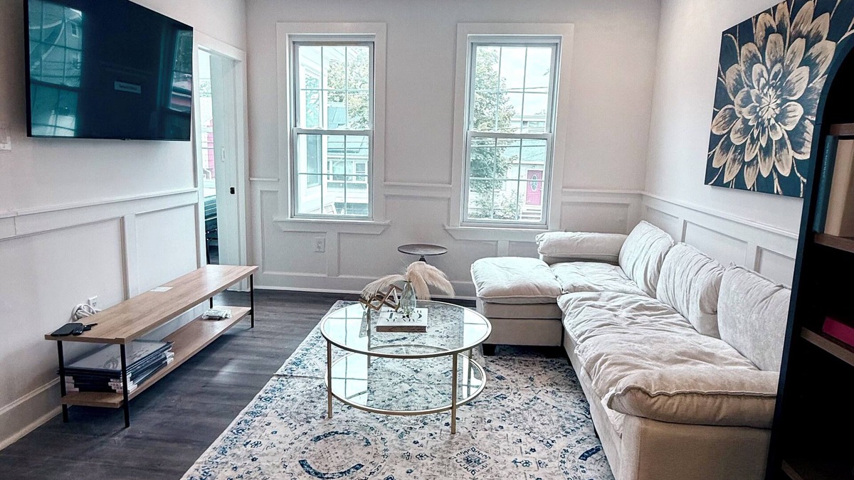 Vauxhall Apartment | Cozy 3 bedroom apartment-10 mins EWR Airport, 30 mins NYC 20 mins American Dream