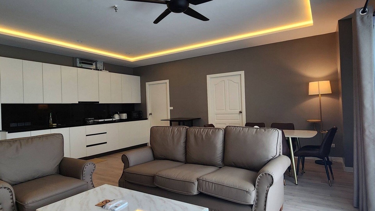 Talat Yai Condo | Cozy 3-bedroom condo with AC & Big balcony, nice view in PK Town