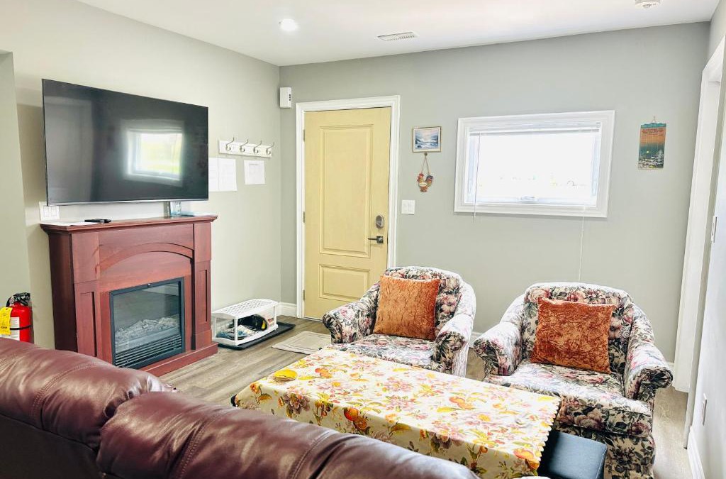 Niagara-on-the-Lake House | Cozy 3-bedroom farmhouse in wine-country