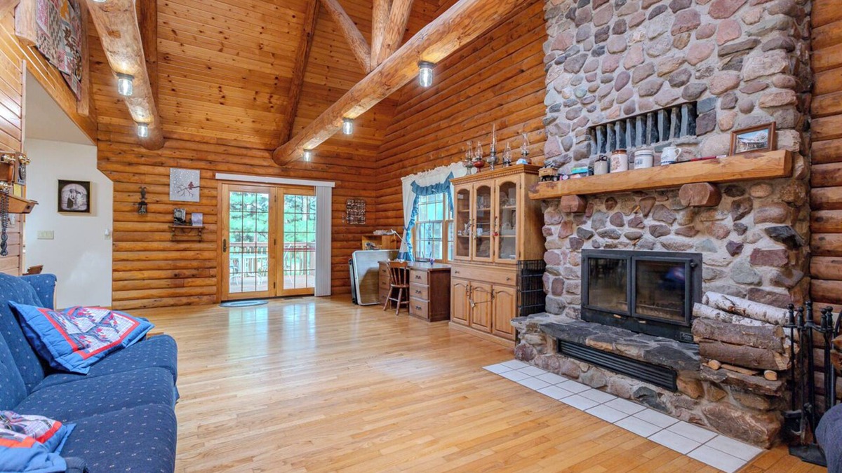 Chili Cabin | Cozy 3-bedroom cabin with WiFi and AC in tranquil Greenwood