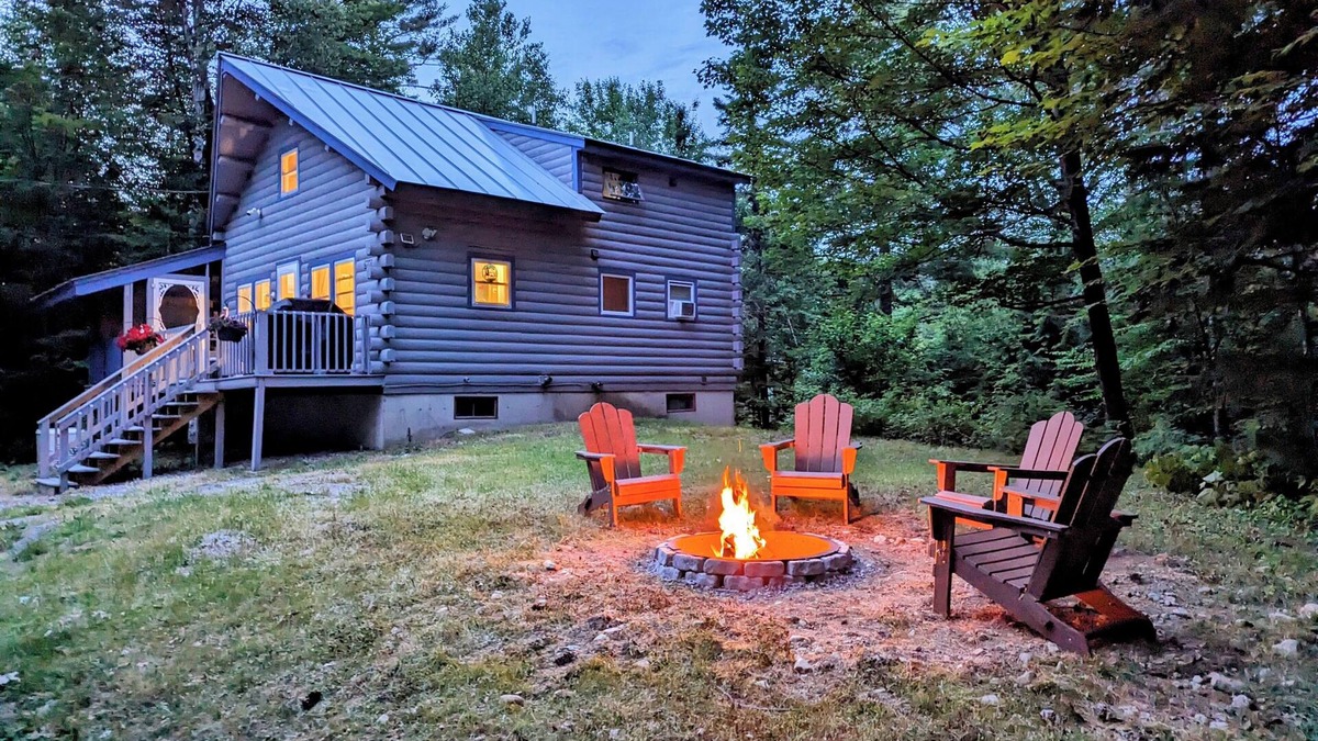 Bath Cabin | Cozy 3-bedroom Cabin in gorgeous White Mountains with WiFi, AC