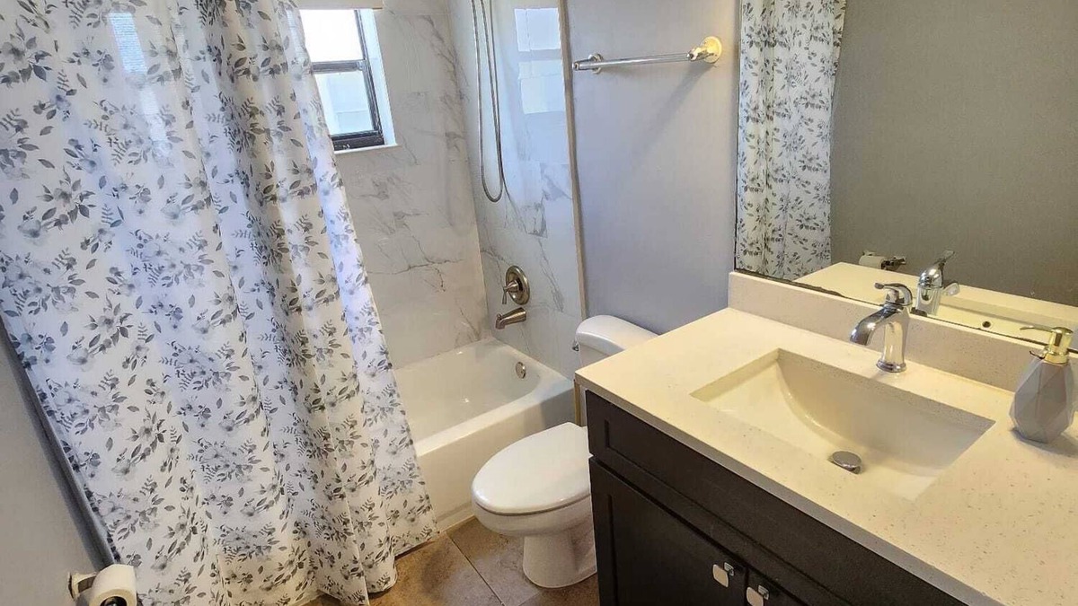 Coral Springs Condo | Cozy 3-bedroom condo in fabulous Coral Springs with WiFi, AC