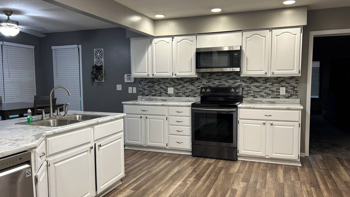 Clive House | Cozy 3-bedroom Dreamway Oasis